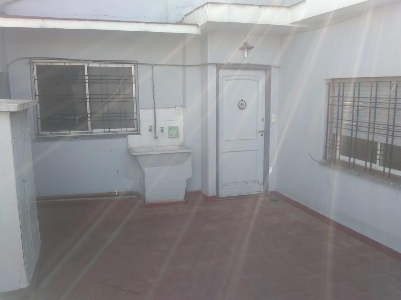 Venta PH de 4 ambientes en Lomas del Mirador
