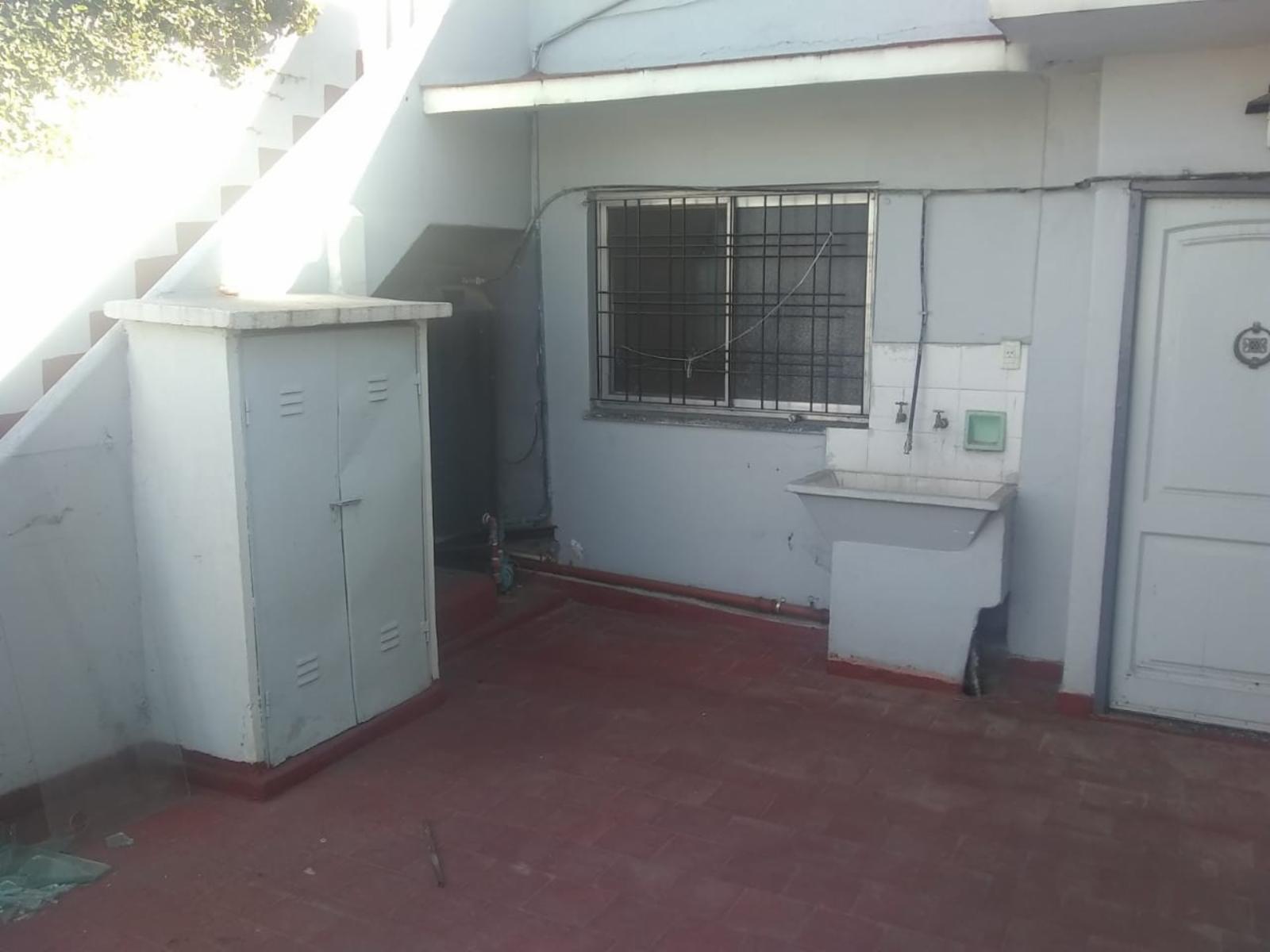 Venta PH de 4 ambientes en Lomas del Mirador — foto 2