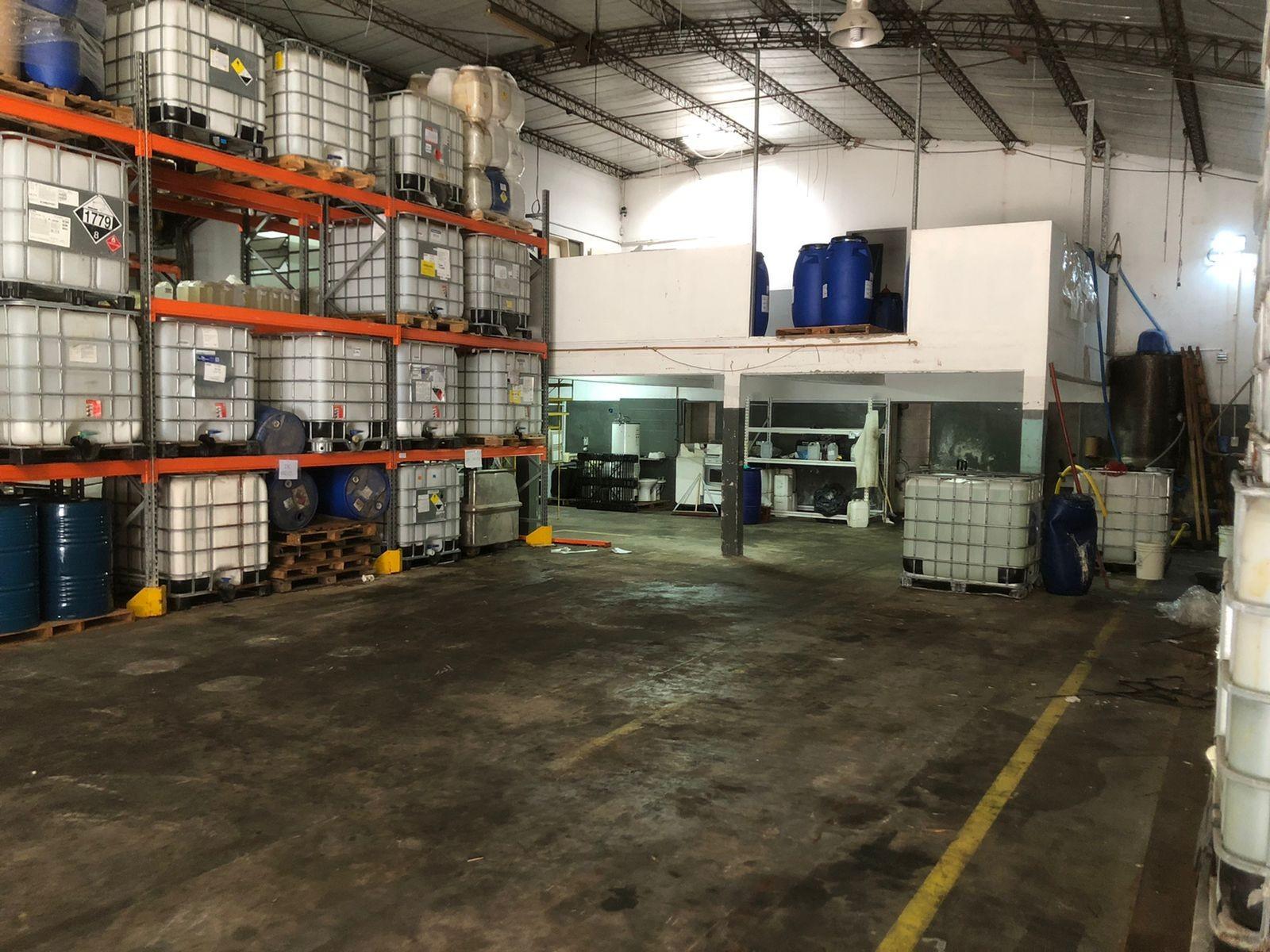 Excelente Galpón de 520 m2 en Alquiler, Zona Lomas del Mirador - 1