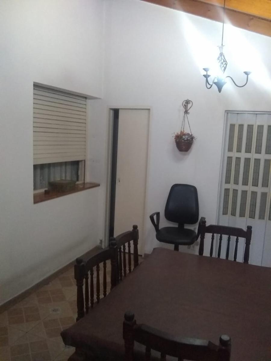 Venta Casa De 3 Ambientes Con Fondo Libre, Lomas Del Mirador — foto 6