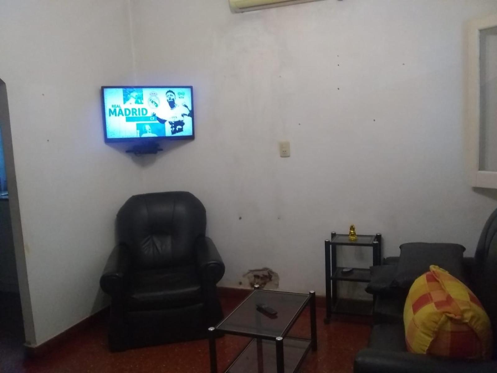 Venta Casa De 3 Ambientes Con Fondo Libre, Lomas Del Mirador — foto 7