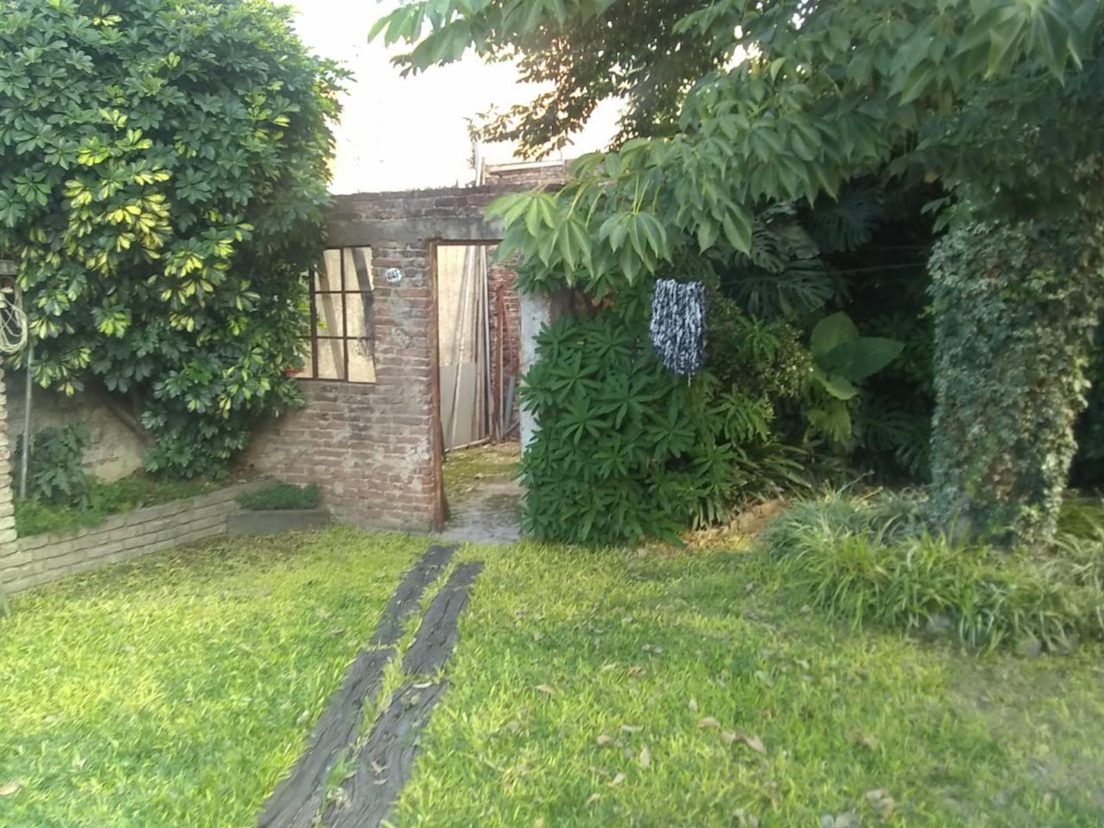 Venta Casa De 3 Ambientes Con Fondo Libre, Lomas Del Mirador — foto 12