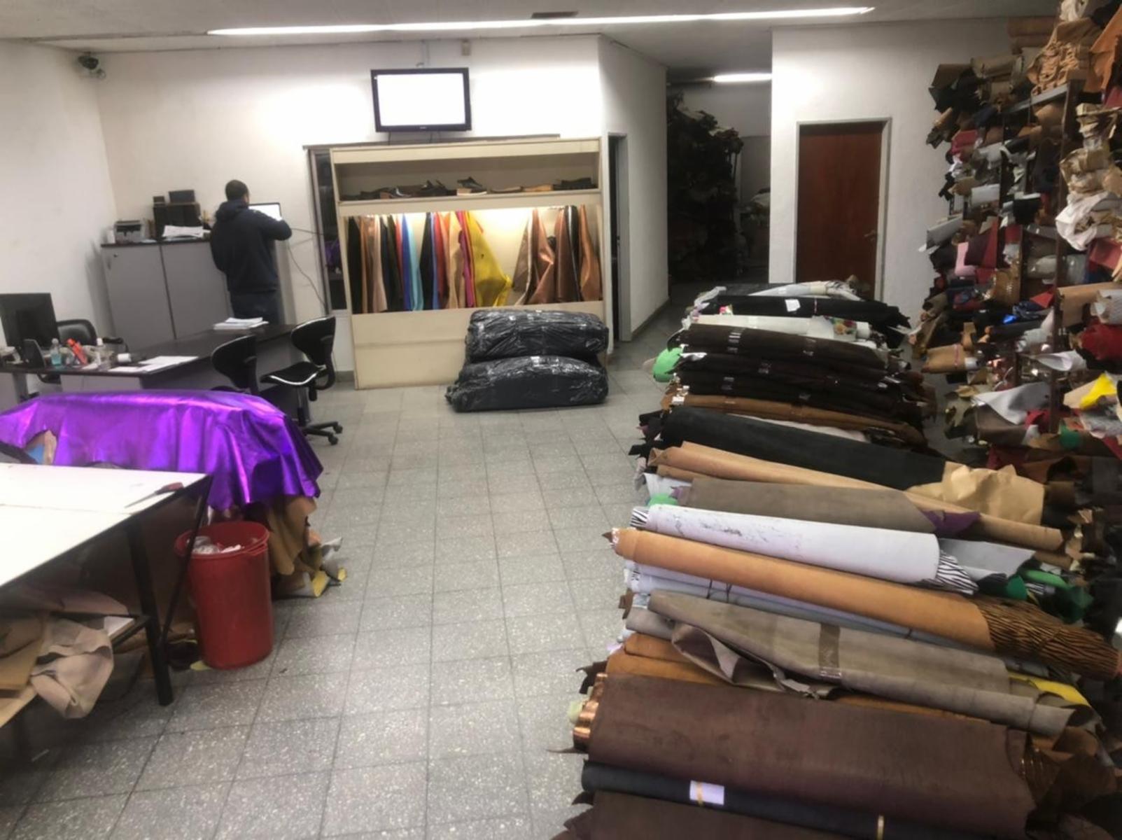 Excelente Local Comercial En Venta o Alquiler, Lomas Del Mirador — foto 12