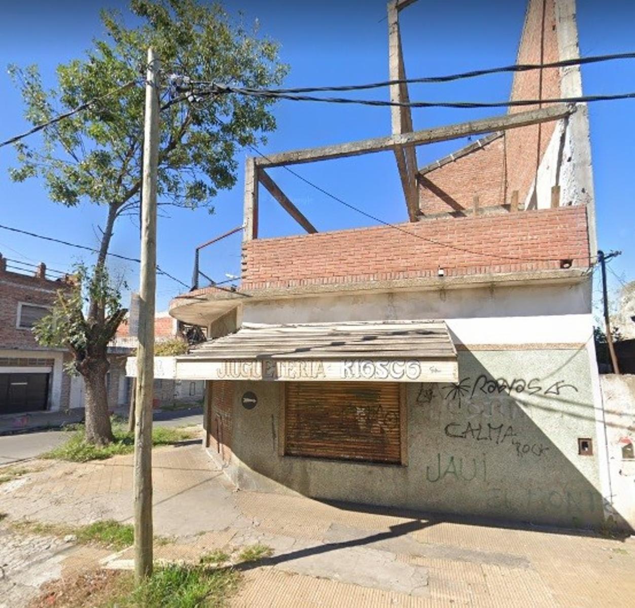 En Venta Galpón con Vivienda en Lomas del Mirador