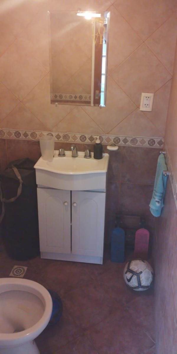Excelente Casa De 5 Amb con cochera en Lomas del Mirador — foto 6