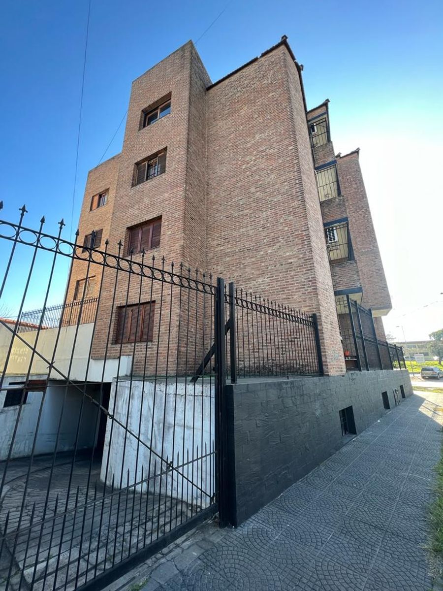 VENTA Departamento de 3 ambientes - terraza- Lomas Del Mirador — foto 2