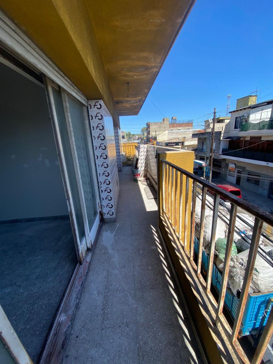 Alquiler Galpón En Primer Piso Con Departamento 4 AmbientesEnTabladaIdeal Costura O Calzado - 8