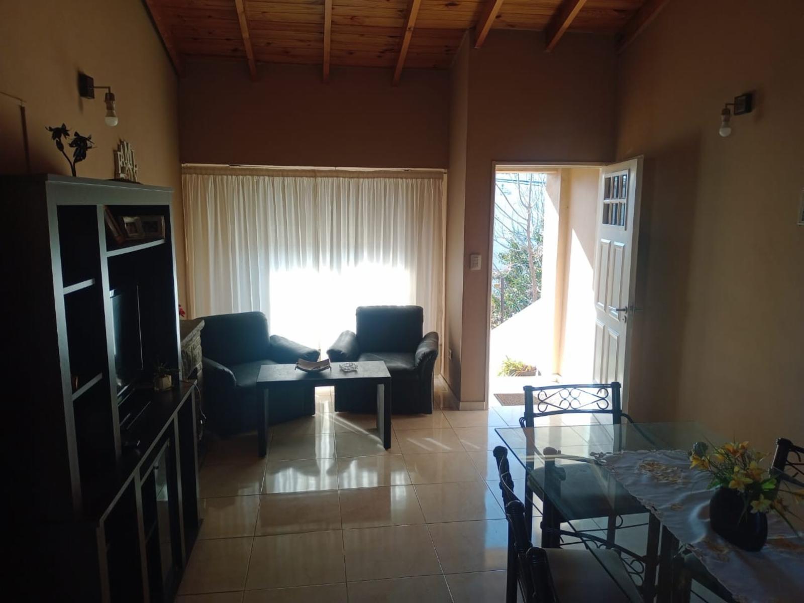 Venta Excelente Casa con fondo Ideal 2 familias La Tablada — foto 3