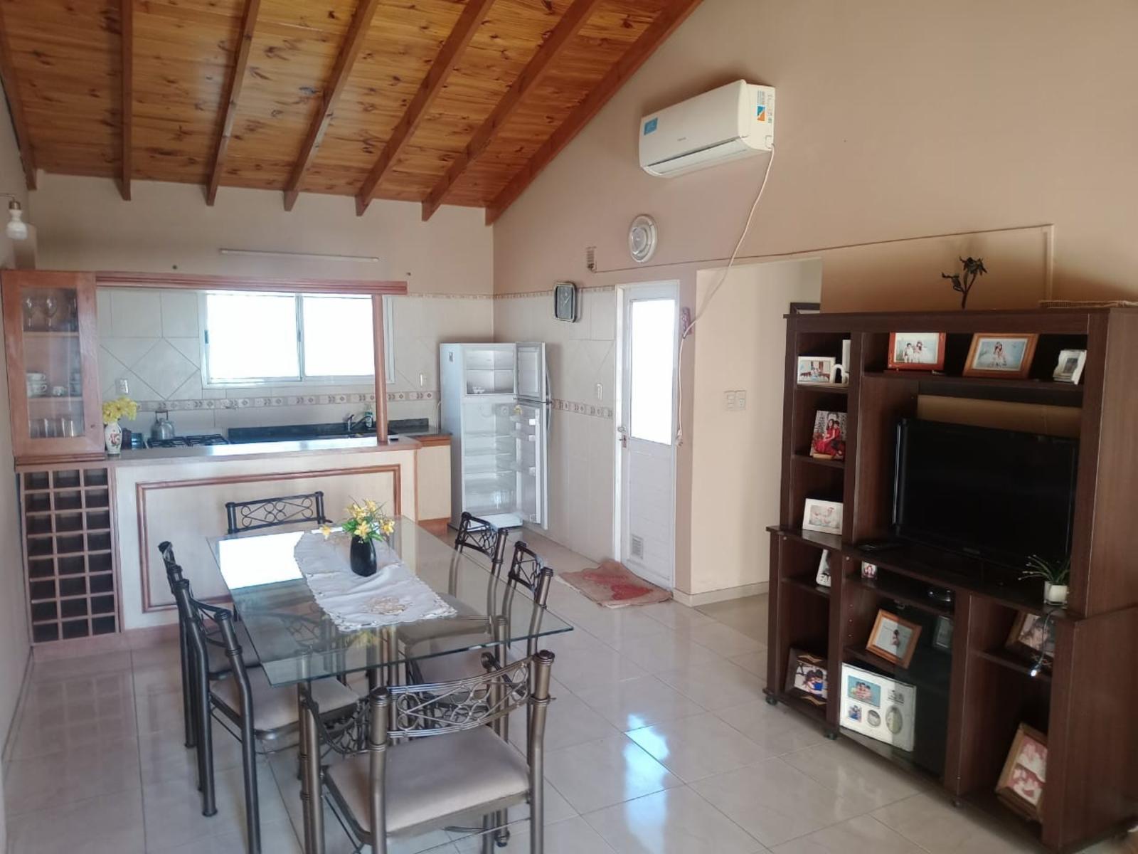 Venta Excelente Casa con fondo Ideal 2 familias La Tablada — foto 4