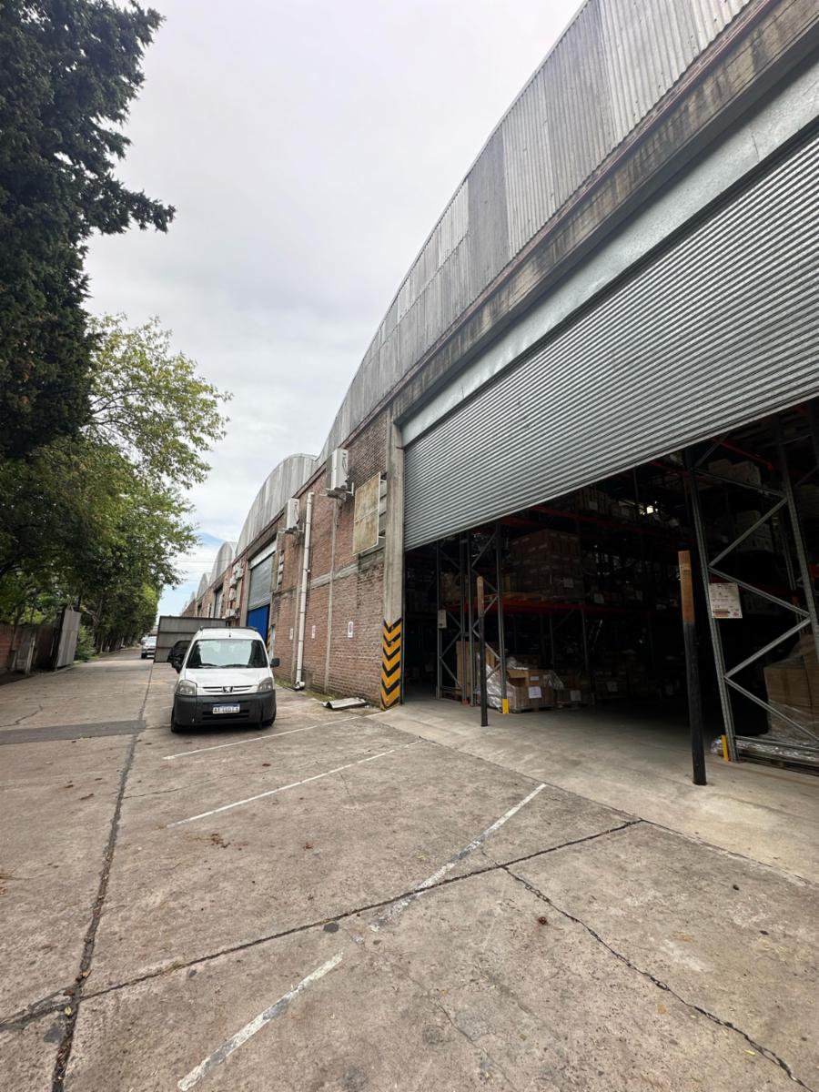 Nave Industrial en Alquiler - 2200 m2 - c/ Oficinas. La Tablada, Provincia de Buenos Aires. - 4