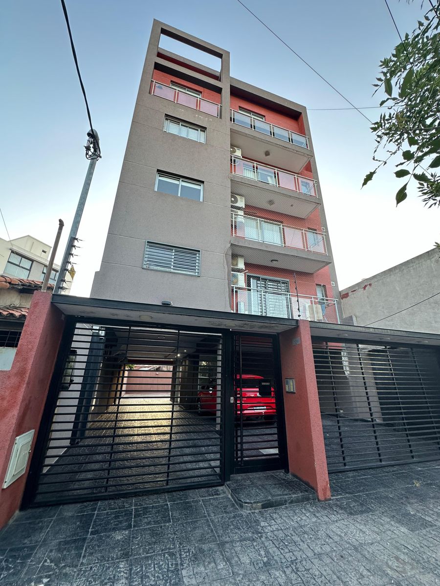 Departamento 2 Ambientes En Venta C/ Balcón Al Frente, Haedo, Provincia De Buenos Aires — foto 2
