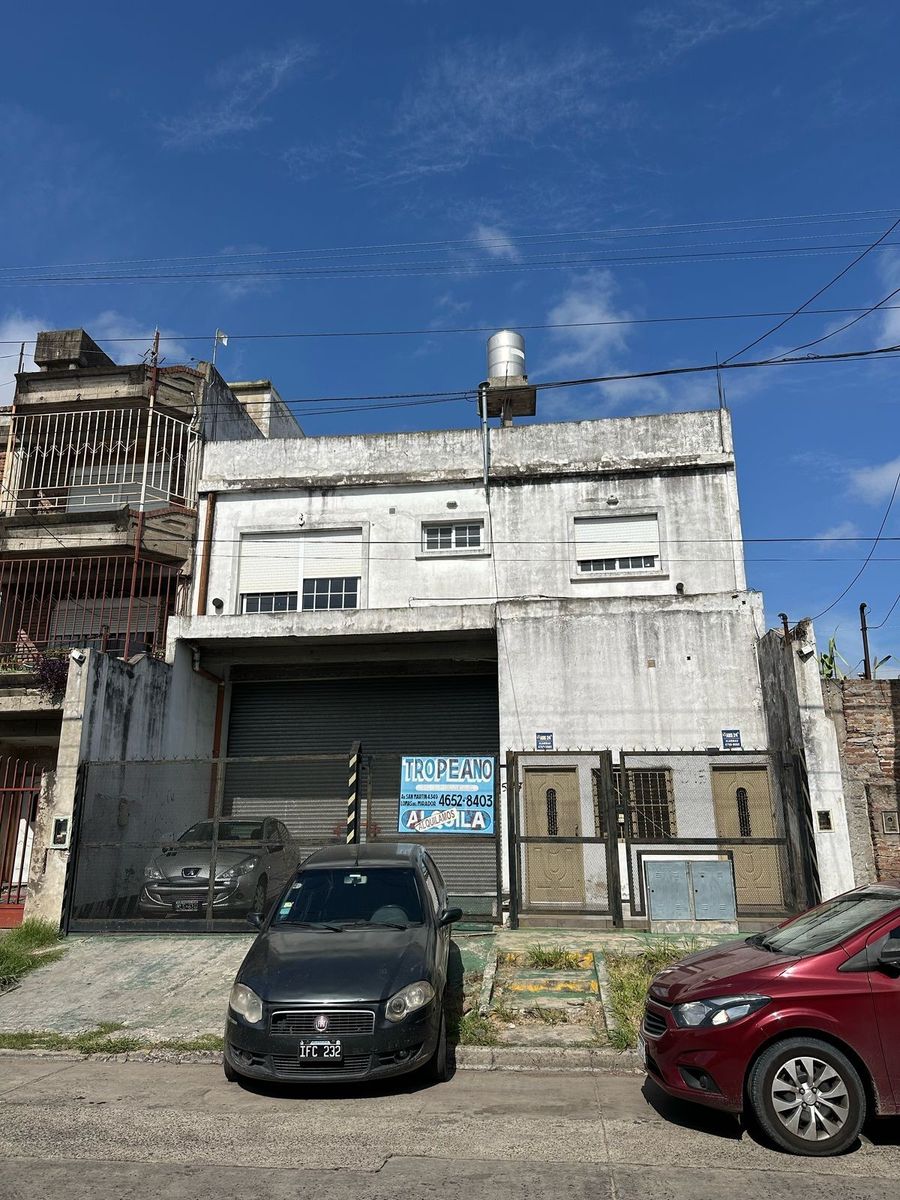 Venta Galpón 340 M2 Cubiertos Con Depto 3 Amb, Zona Industrial, LomasDel Mirador, La Matanza.