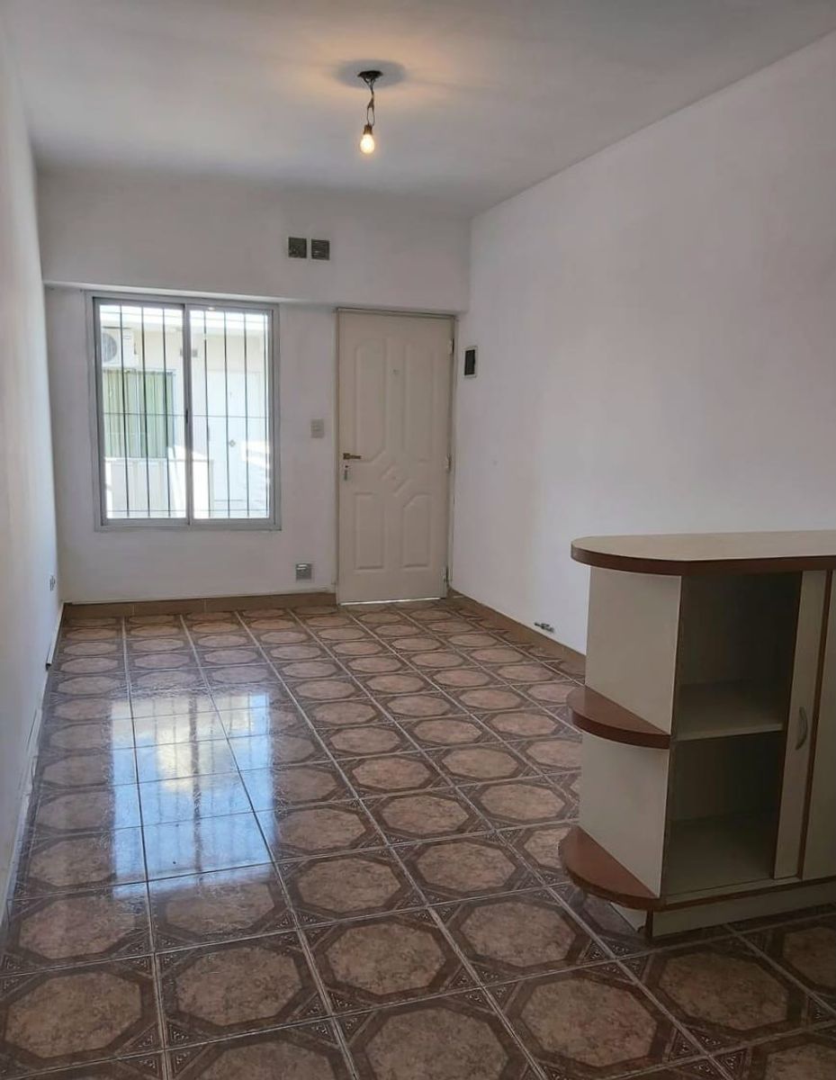 Venta Departamento de 2 ambientes y medio al frente - balcón - Ramos Mejia — foto 4