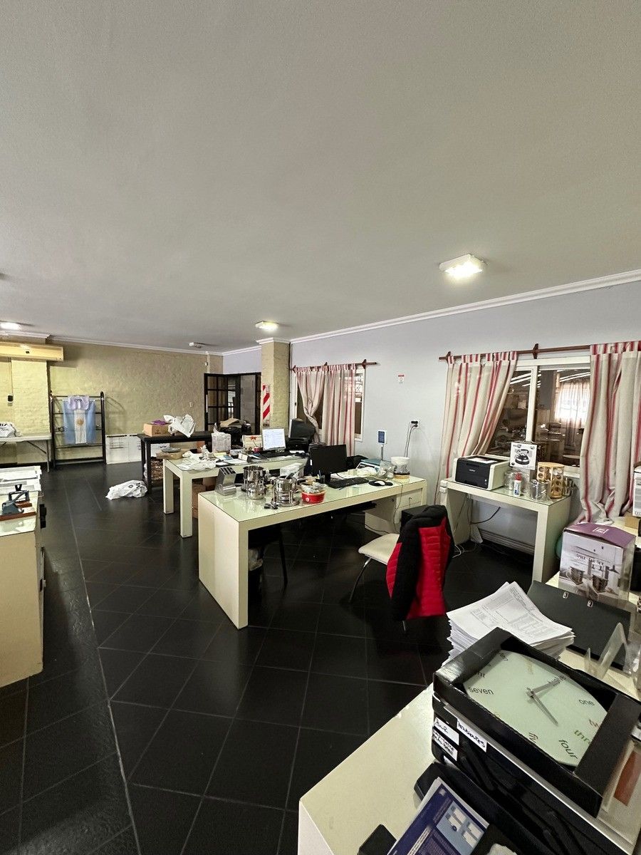 Galpón 1363 M2 En Venta, Altura 9.2 Mts, C/ Puente Grúa, Oficinas,Baños, Vestuarios. Lomas Del Mirador. — foto 11