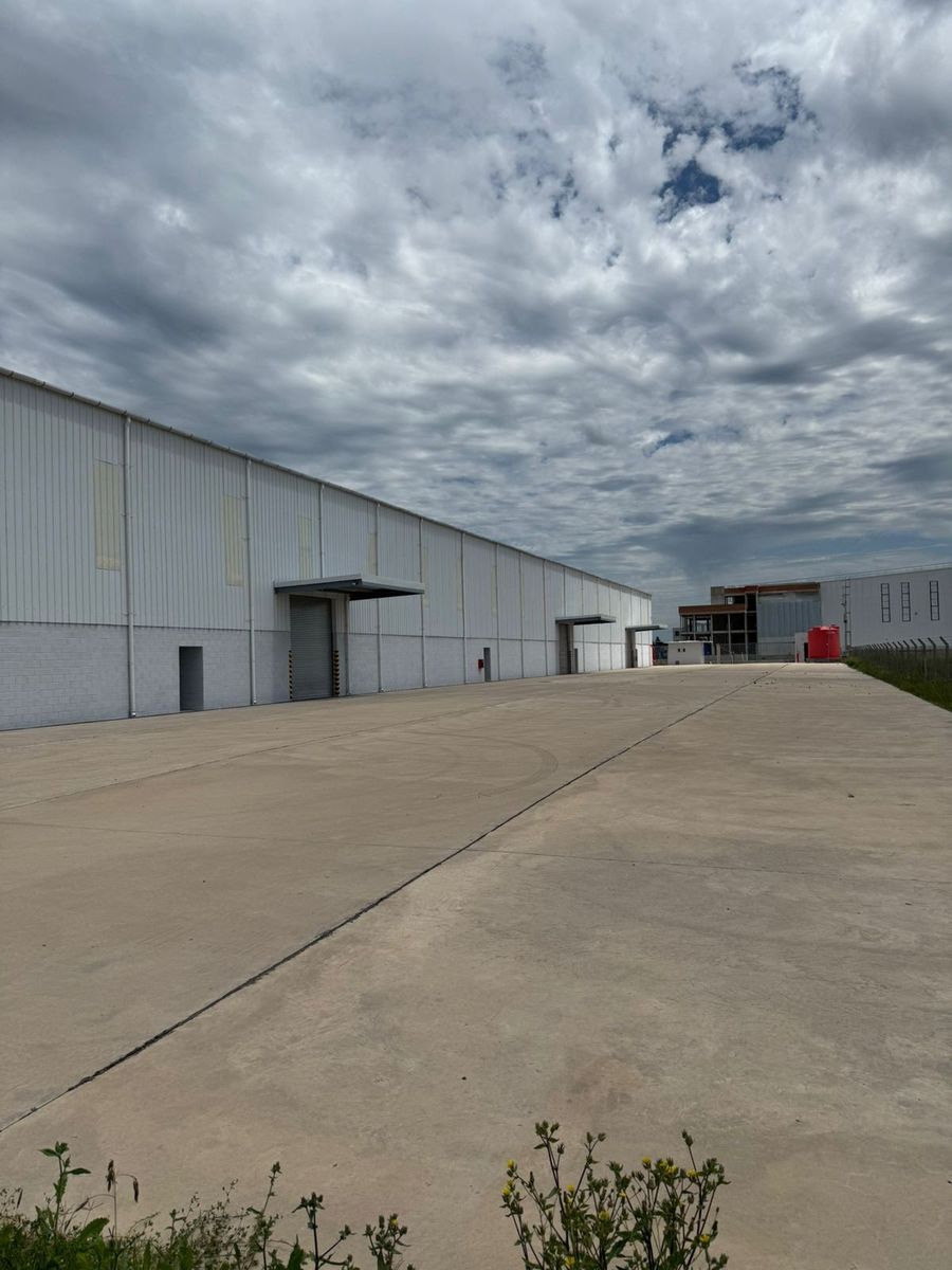 Nave Industrial 3970 M2 Cub. C/ Playa De Maniobras De 5500 M2, A Mts DeAu. Ezeiza Cañuelas, Carlos Spegazzini. — foto 4