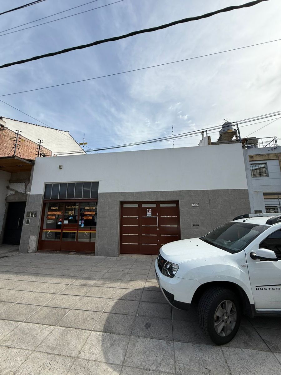 Venta Local Con Vivienda Integrada - Fondo Libre - A Refaccionar - LomasDel Mirador — foto 2