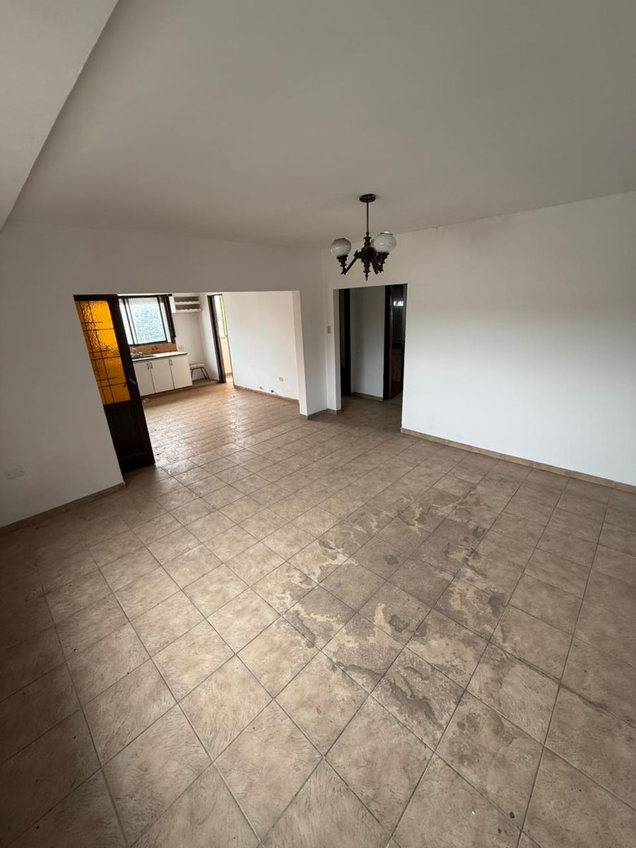 VENTA Departamento de 4 ambientes en La Tablada