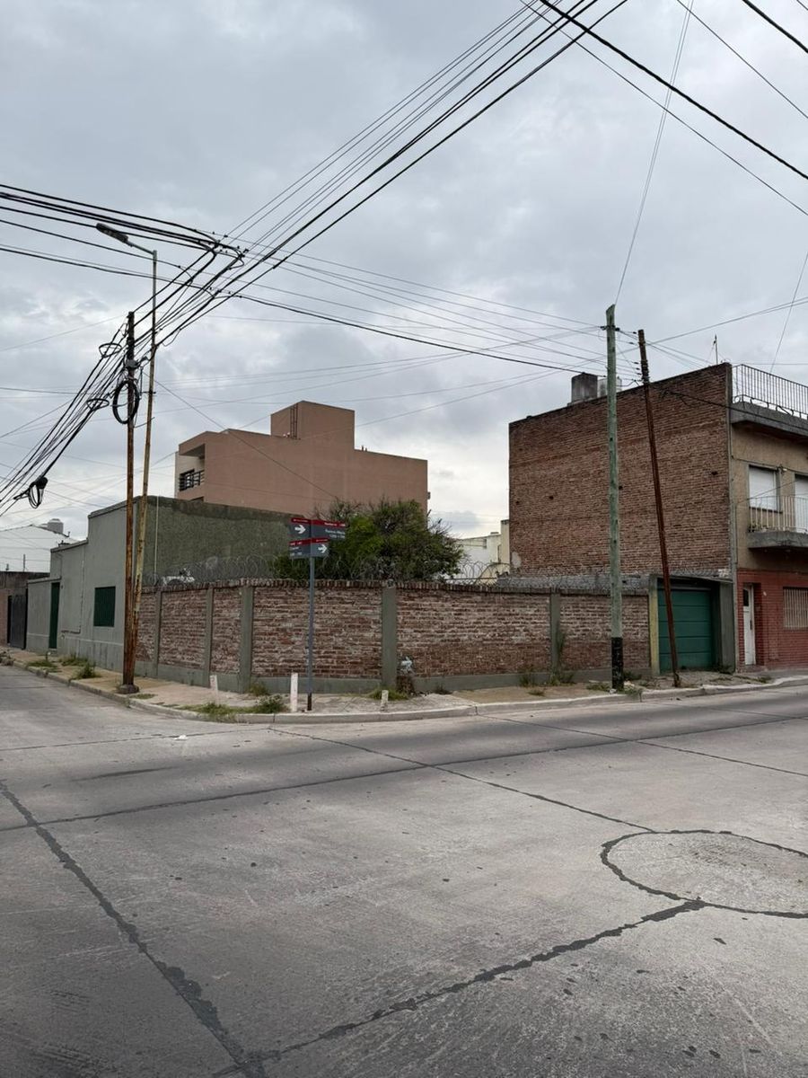 Venta Casa lote propio en esquina - patio - garage - Villa Sarmiento — foto 3