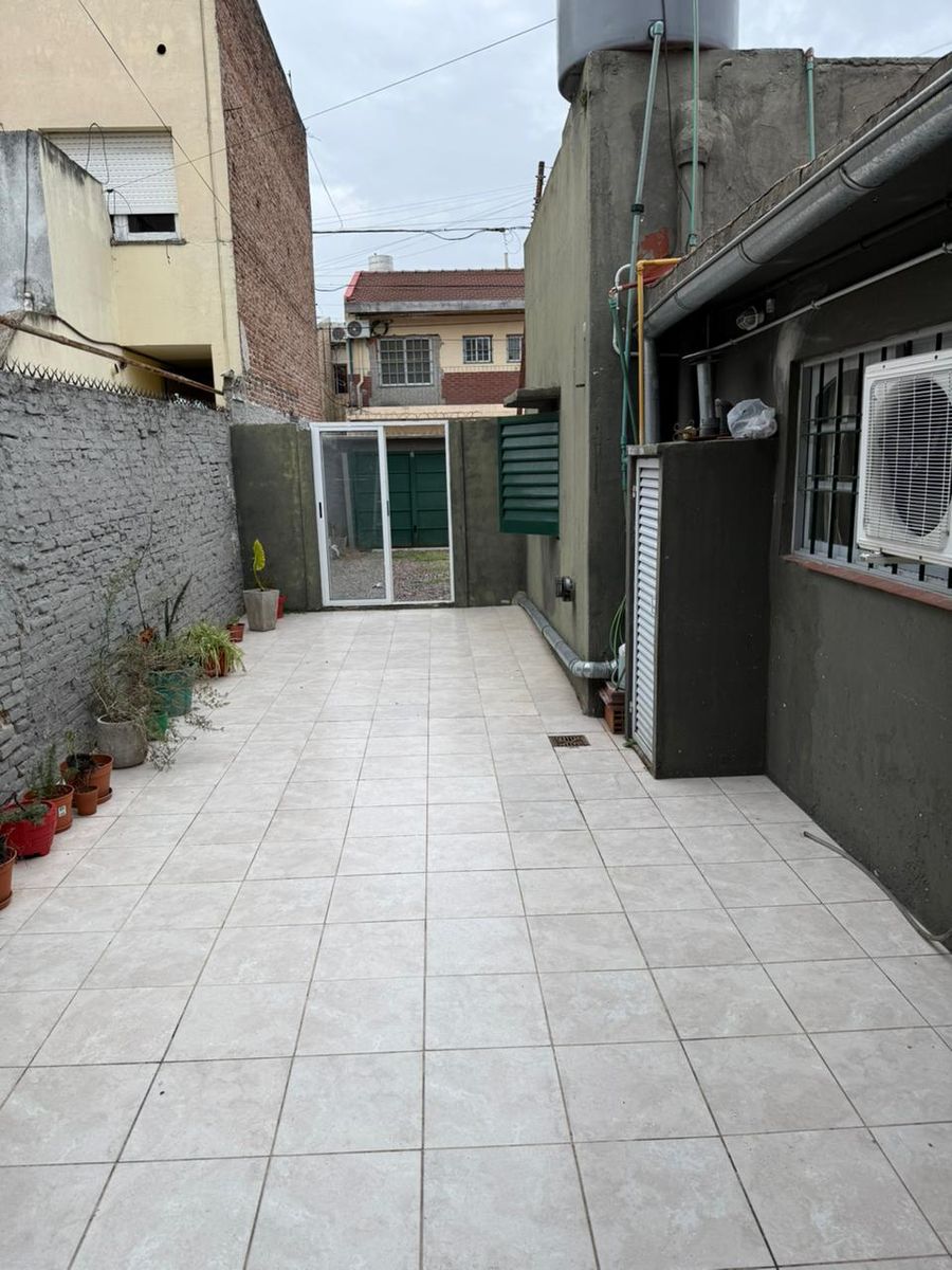 Venta Casa lote propio en esquina - patio - garage - Villa Sarmiento — foto 9