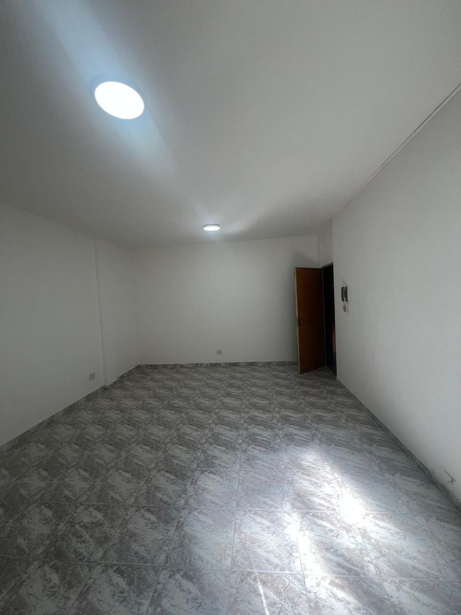Alquiler Departamento de 2 ambientes Lomas del Mirador - 2