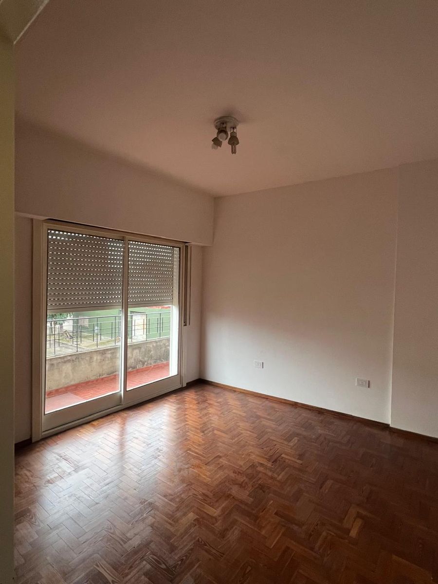 Alquiler PH tipo Casa de 3 ambientes - patio - lavadero - La Tablada - 1