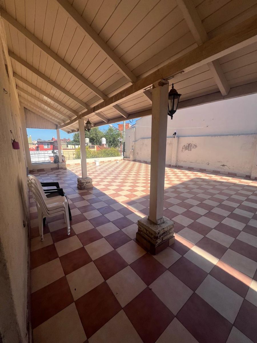 VENTA PH tipo casa de 4 ambientes - patio y terraza - La Tablada - 2