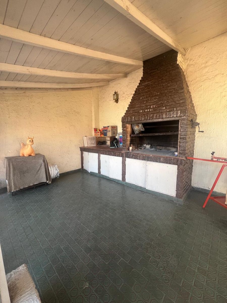 VENTA PH tipo casa de 4 ambientes - patio y terraza - La Tablada - 10