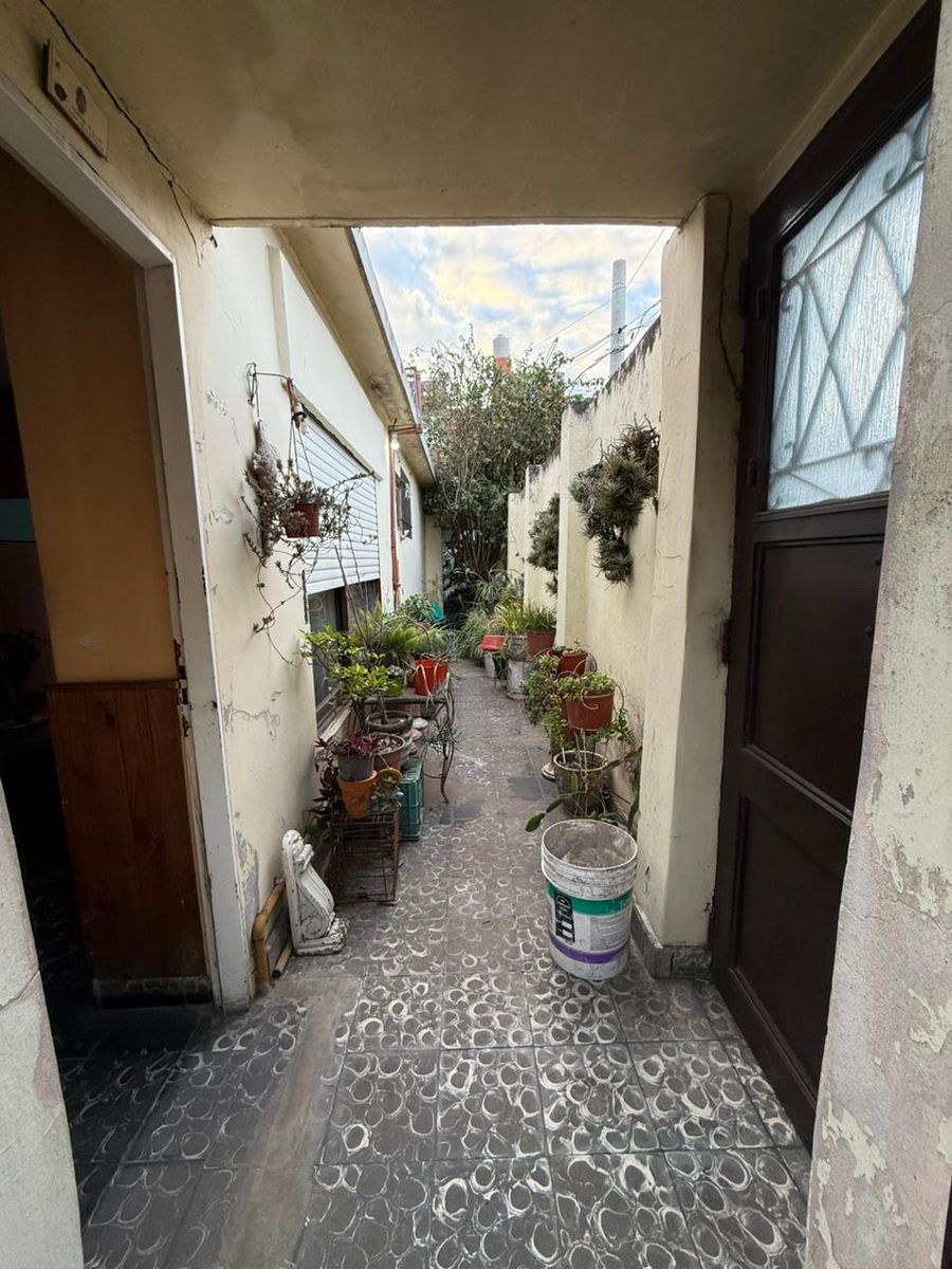 2 casas en block en La Tablada en venta - 24