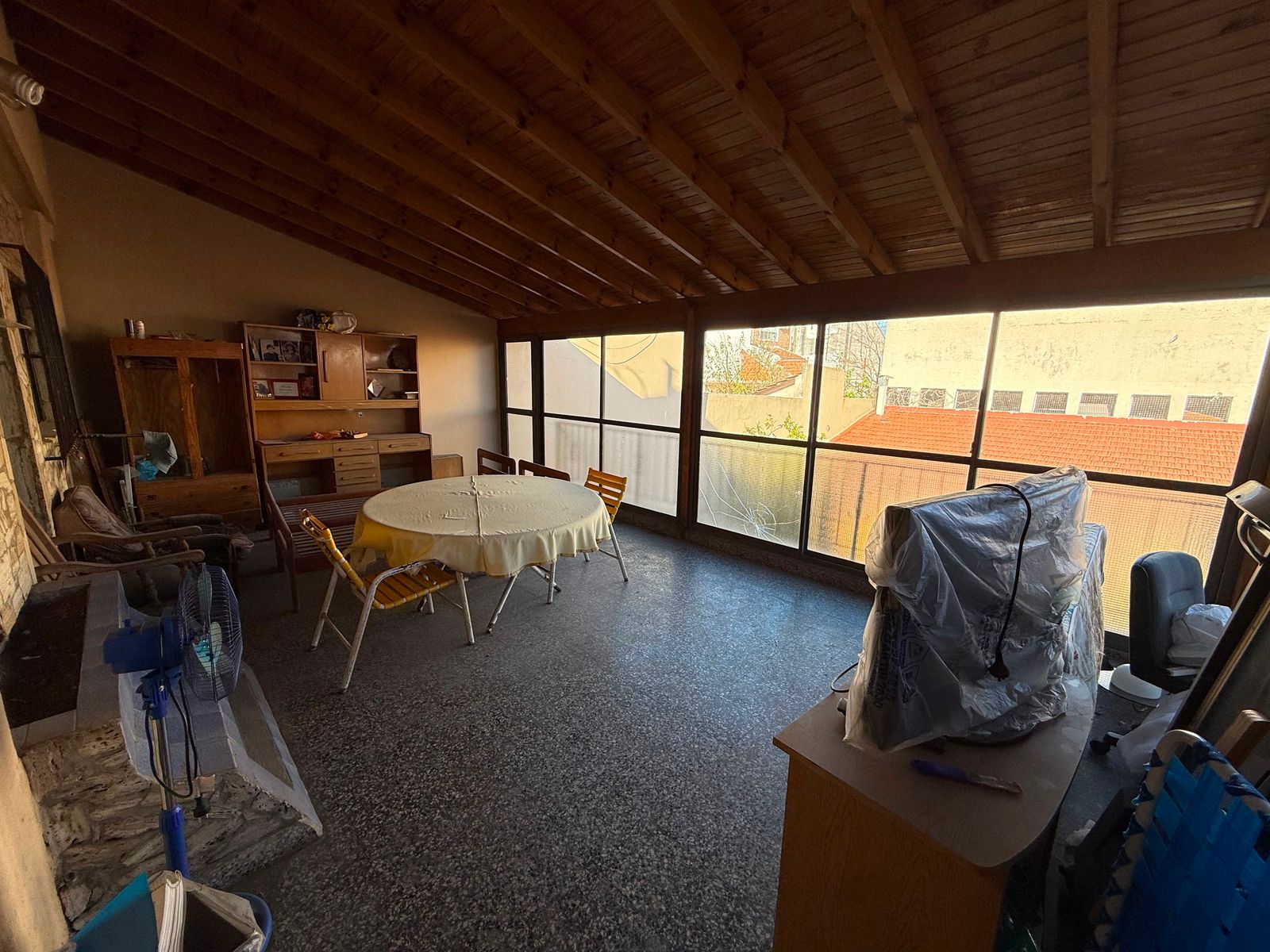 Casa en venta 6 ambientes con Jardin cochera pasante quincho y despensa - 11