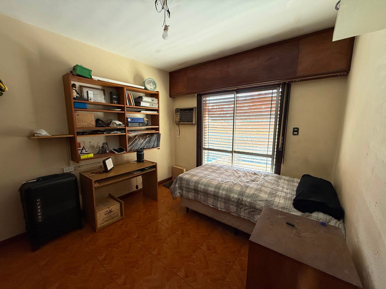 Casa en venta 6 ambientes con Jardin cochera pasante quincho y despensa - 22