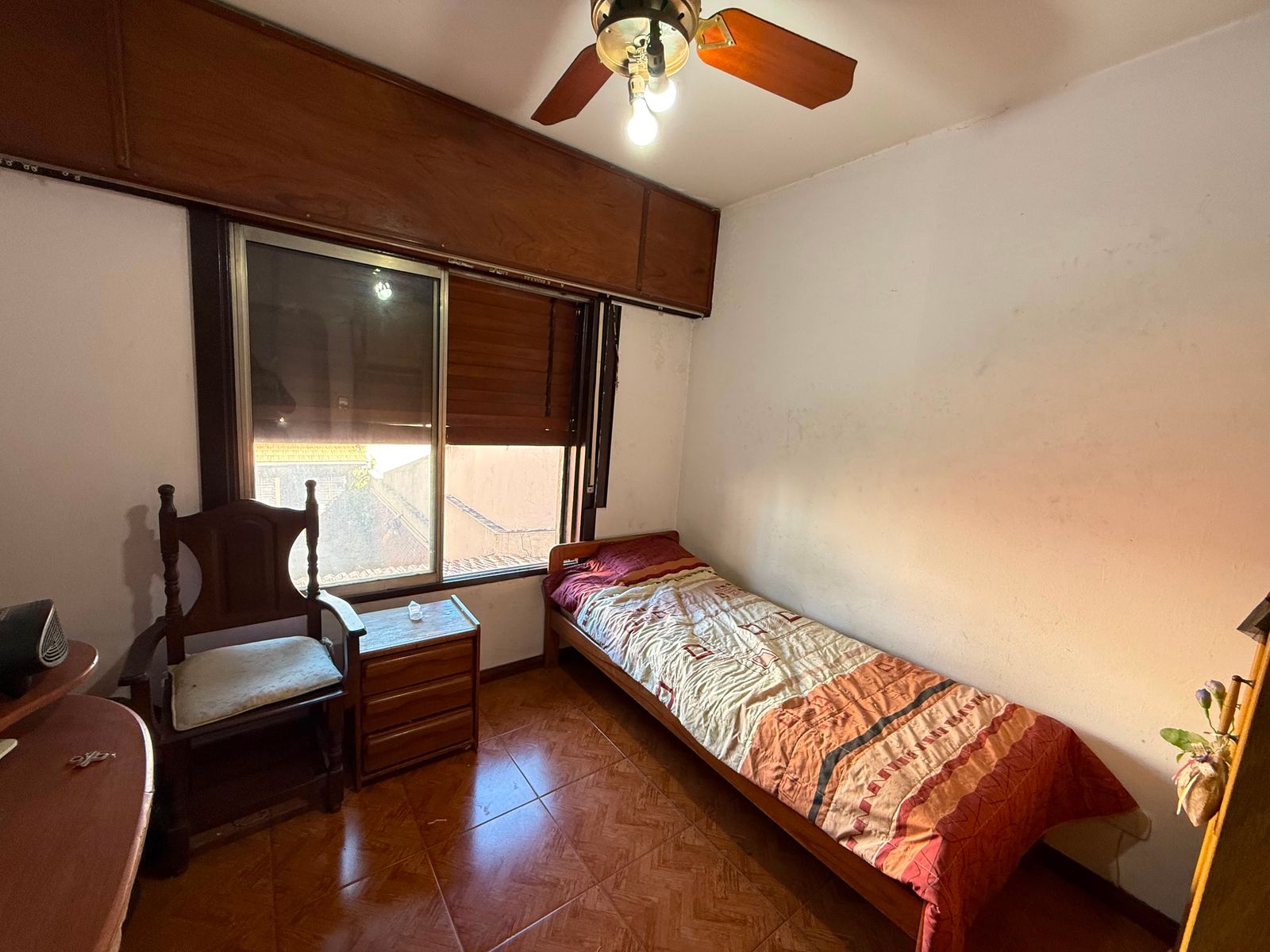 Casa en venta 6 ambientes con Jardin cochera pasante quincho y despensa - 23