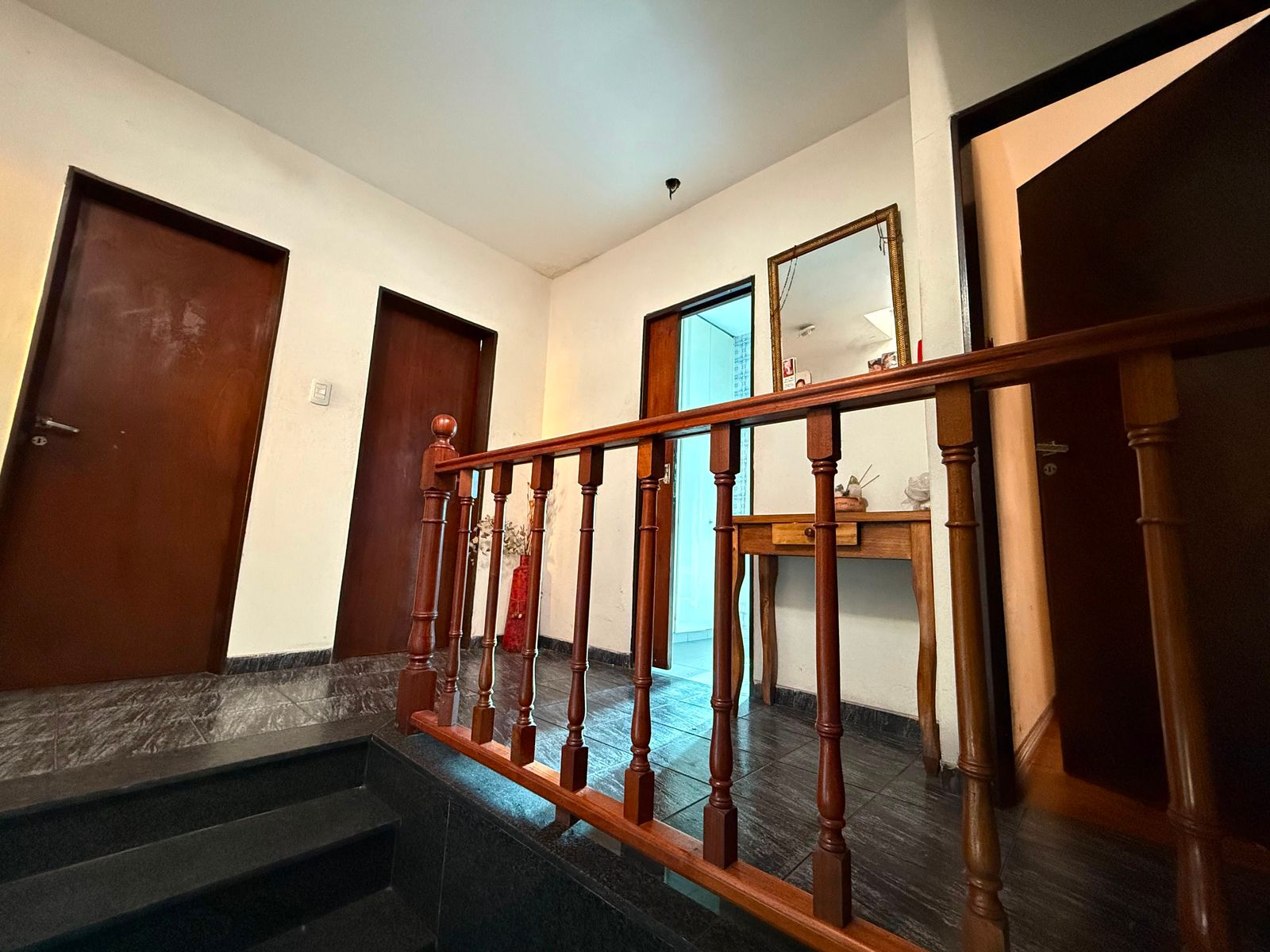 Casa en venta 6 ambientes con Jardin cochera pasante quincho y despensa - 26