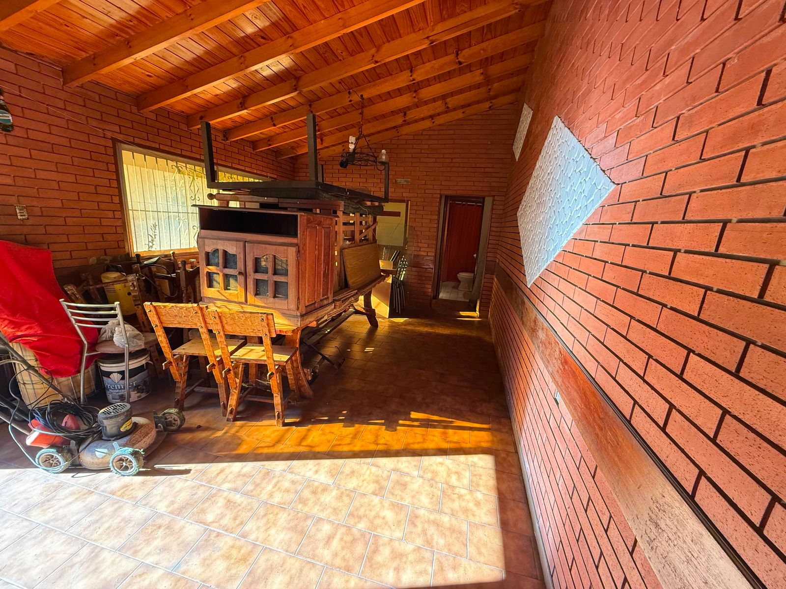 Casa en venta 6 ambientes con Jardin cochera pasante quincho y despensa - 28