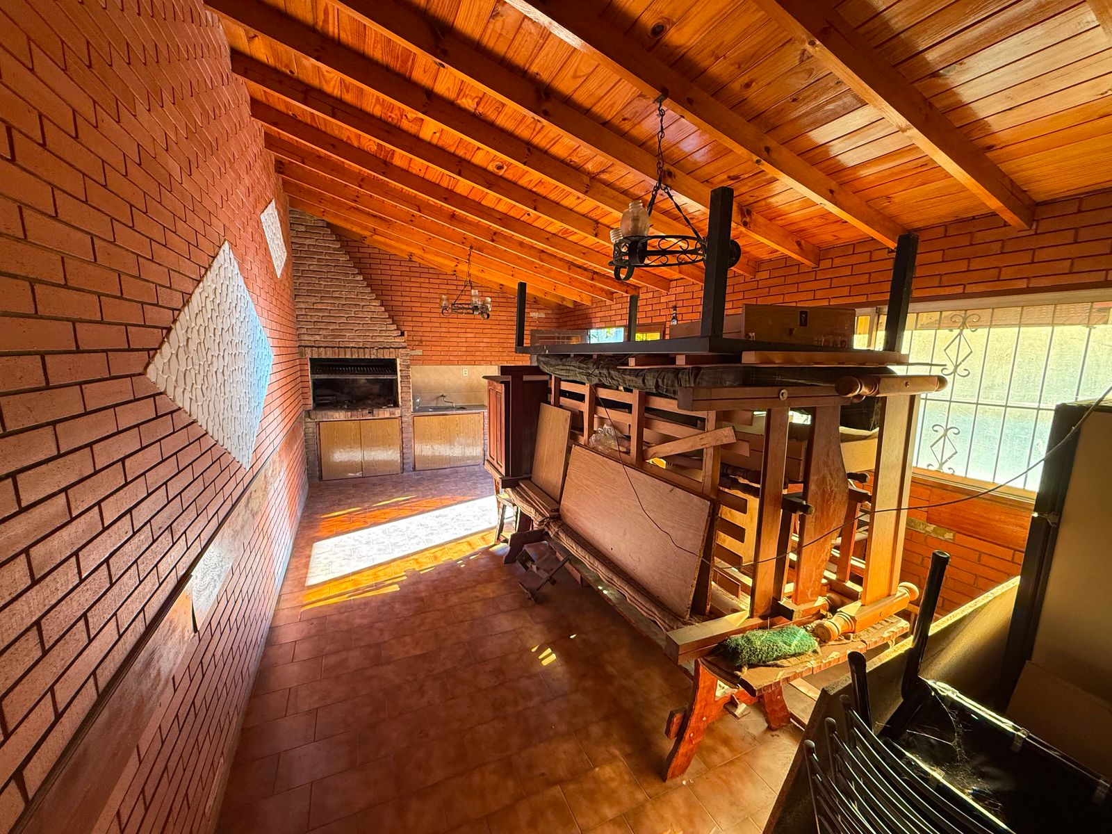 Casa en venta 6 ambientes con Jardin cochera pasante quincho y despensa - 29