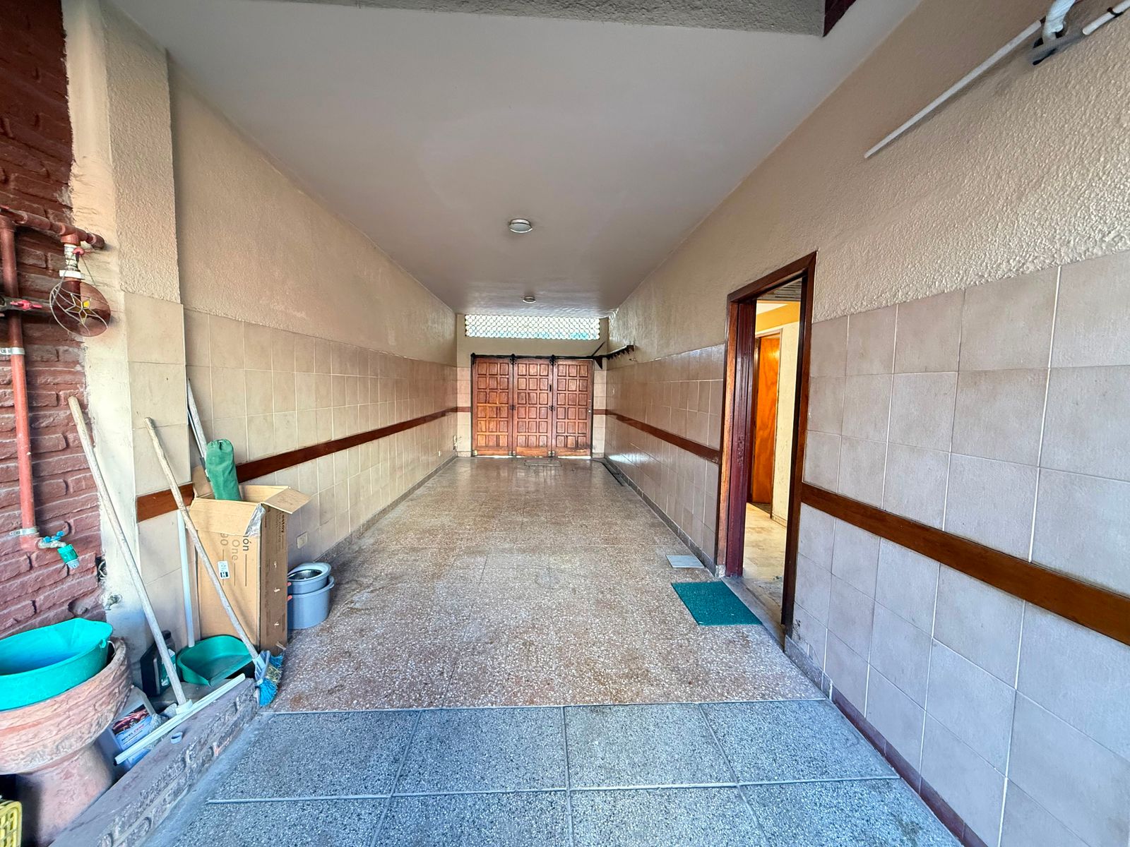 Casa en venta 6 ambientes con Jardin cochera pasante quincho y despensa - 36