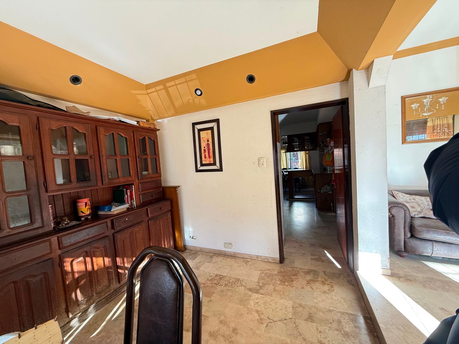 Casa en venta 6 ambientes con Jardin cochera pasante quincho y despensa - 38