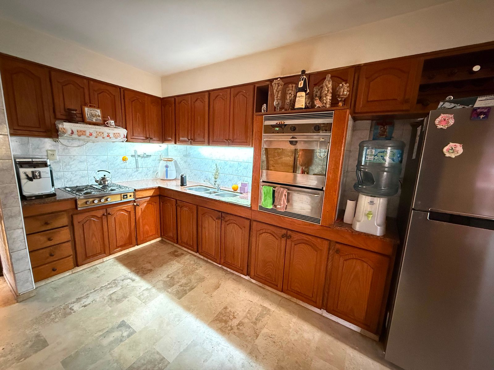 Casa en venta 6 ambientes con Jardin cochera pasante quincho y despensa - 40