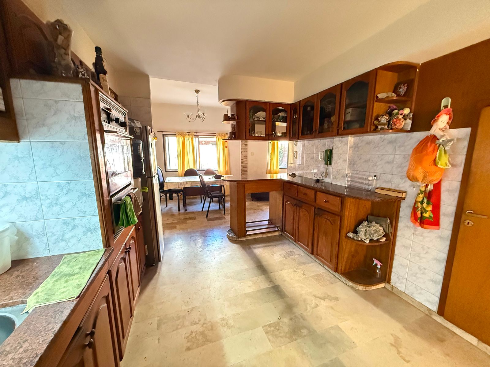 Casa en venta 6 ambientes con Jardin cochera pasante quincho y despensa - 42
