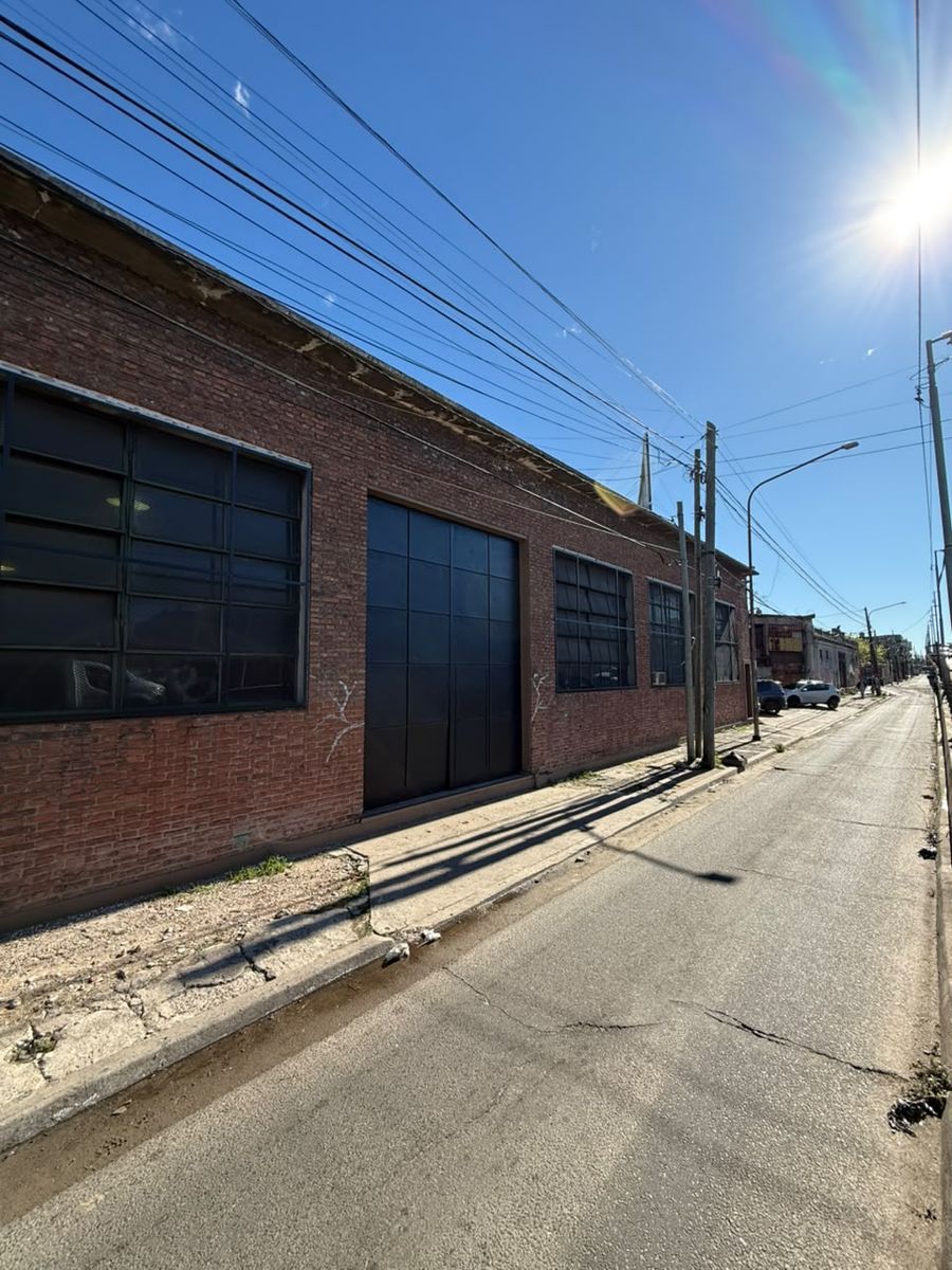 Galpon Industrial 500M2 Cub. Sobre Av. Diaz Velez Importantes Accesos En Ramos Mejia - 24