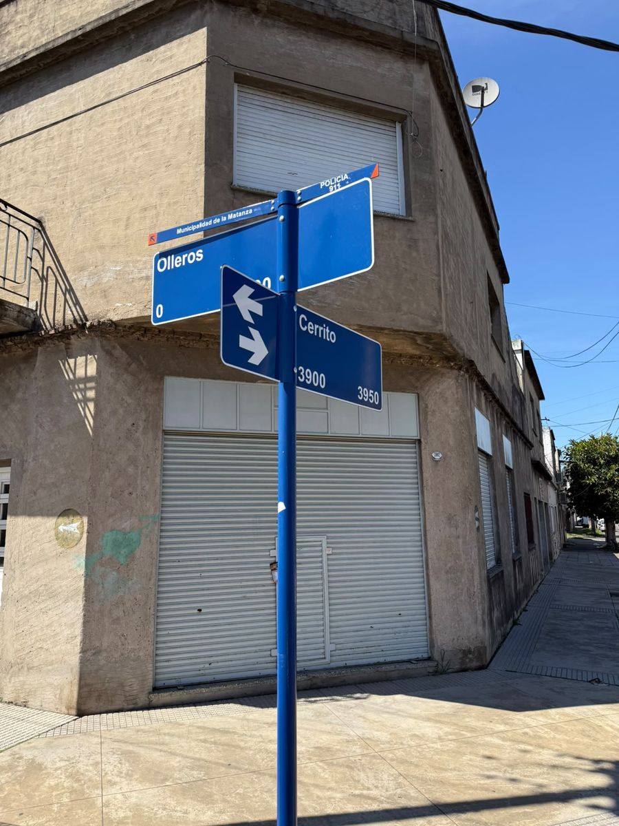 Local En Alquiler, Esquina Olleros y Cerrito, La Tablada — foto 2