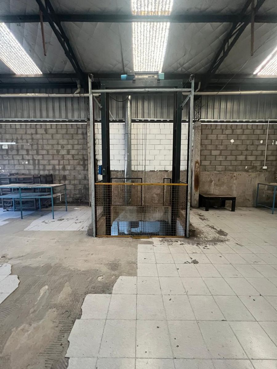 Galpon En Venta De 2 Plantas, Lomas Del Mirador - 5