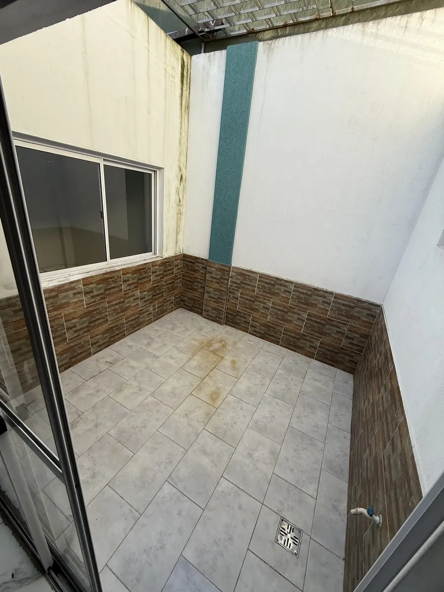 Departamento En Alquiler 2 Ambientes Con Patio Primer Piso X Escalera. La Tablada. — foto 5