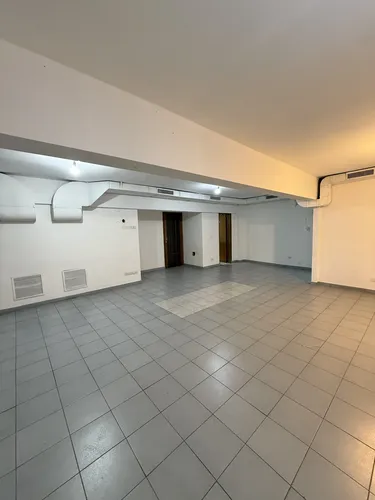 Local Comercial En Alquiler 430 M2 Cub, Sobre Avenida Crovara, La Tablada. - 17