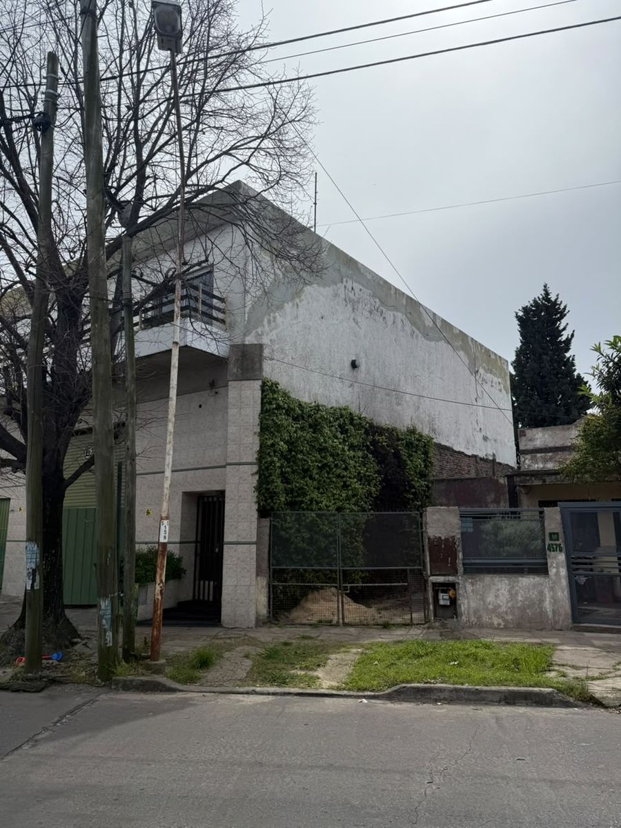 Venta De Vivienda Con Galpon 400m2, La Tablada — foto 6