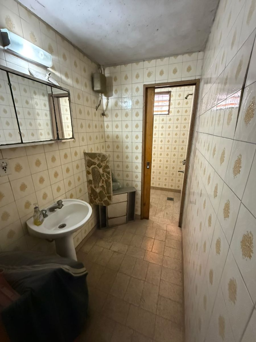 Venta De Vivienda Con Galpon 400m2, La Tablada — foto 12