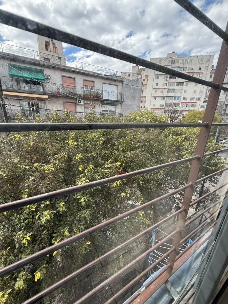 Monoambiente En Alquiler 2do Piso por escalera en Esquina, Villa Lugano — foto 9