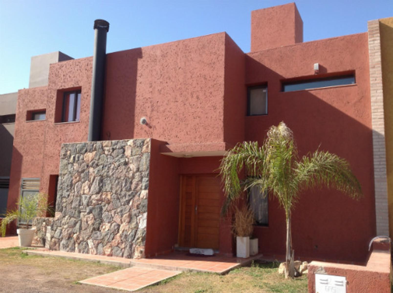 APTA CREDITO - EL REFUGIO - TRES DORMITORIOS