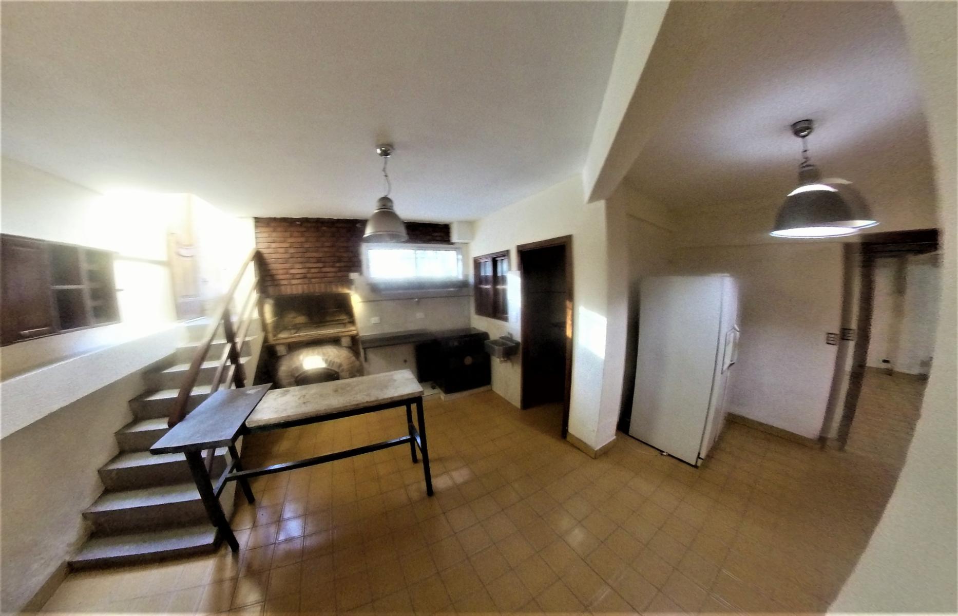 HURLINGHAM SOLIDO CHALET CLASICO EN VENTA, SUBSUELO Y 3 PLANTAS. — foto 10