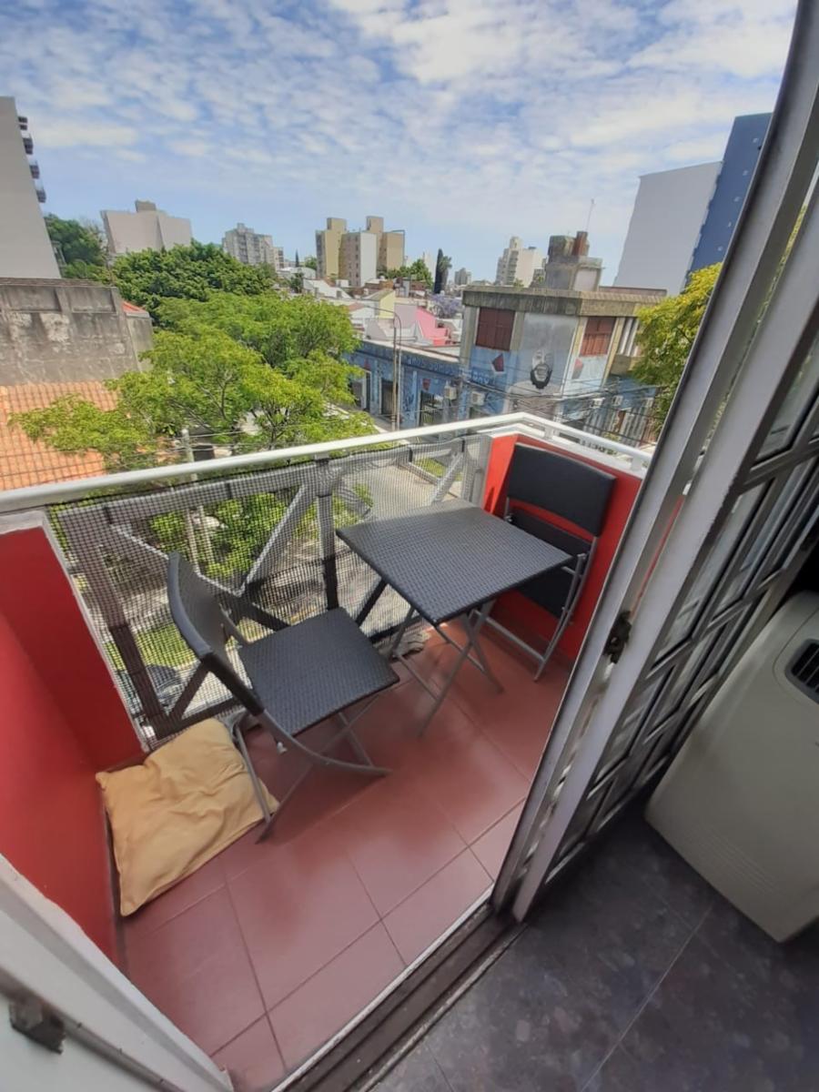 VENTA DEPARTAMENTO DUPLEX CON COCHERA VISTA AL FRENTE CASEROS 3 Amb.