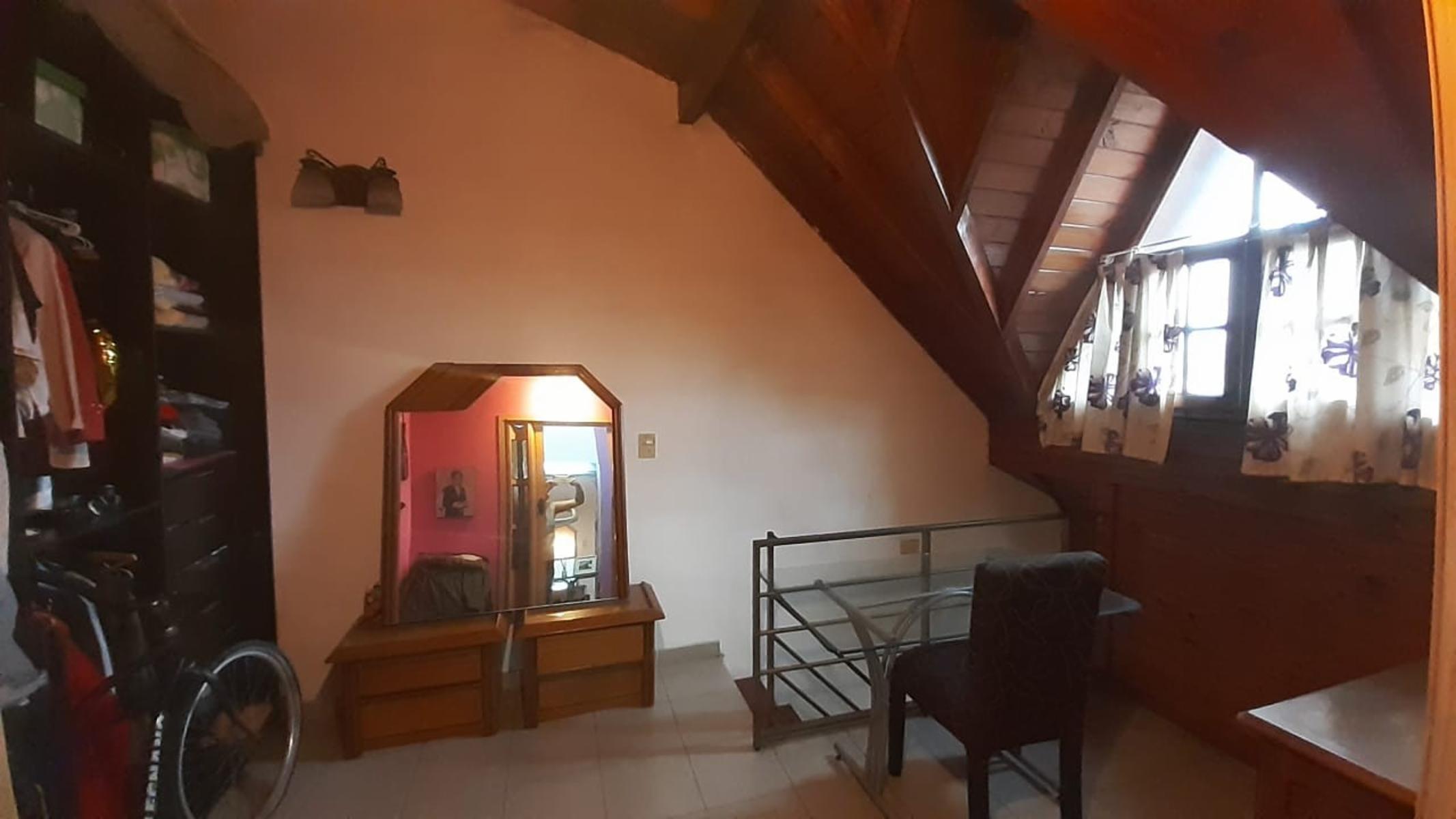 VENTA DEPARTAMENTO DUPLEX CON COCHERA VISTA AL FRENTE CASEROS 3 Amb. — foto 13